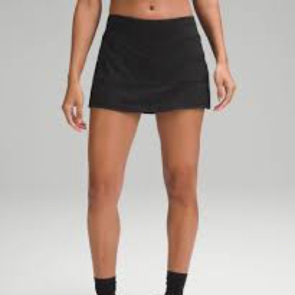 black lululemon pace skirt